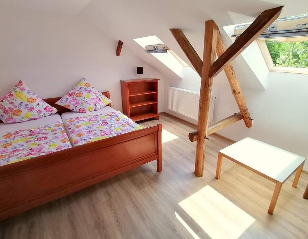 Casa Bunicii 호텔 Sasca Montană 외부 사진