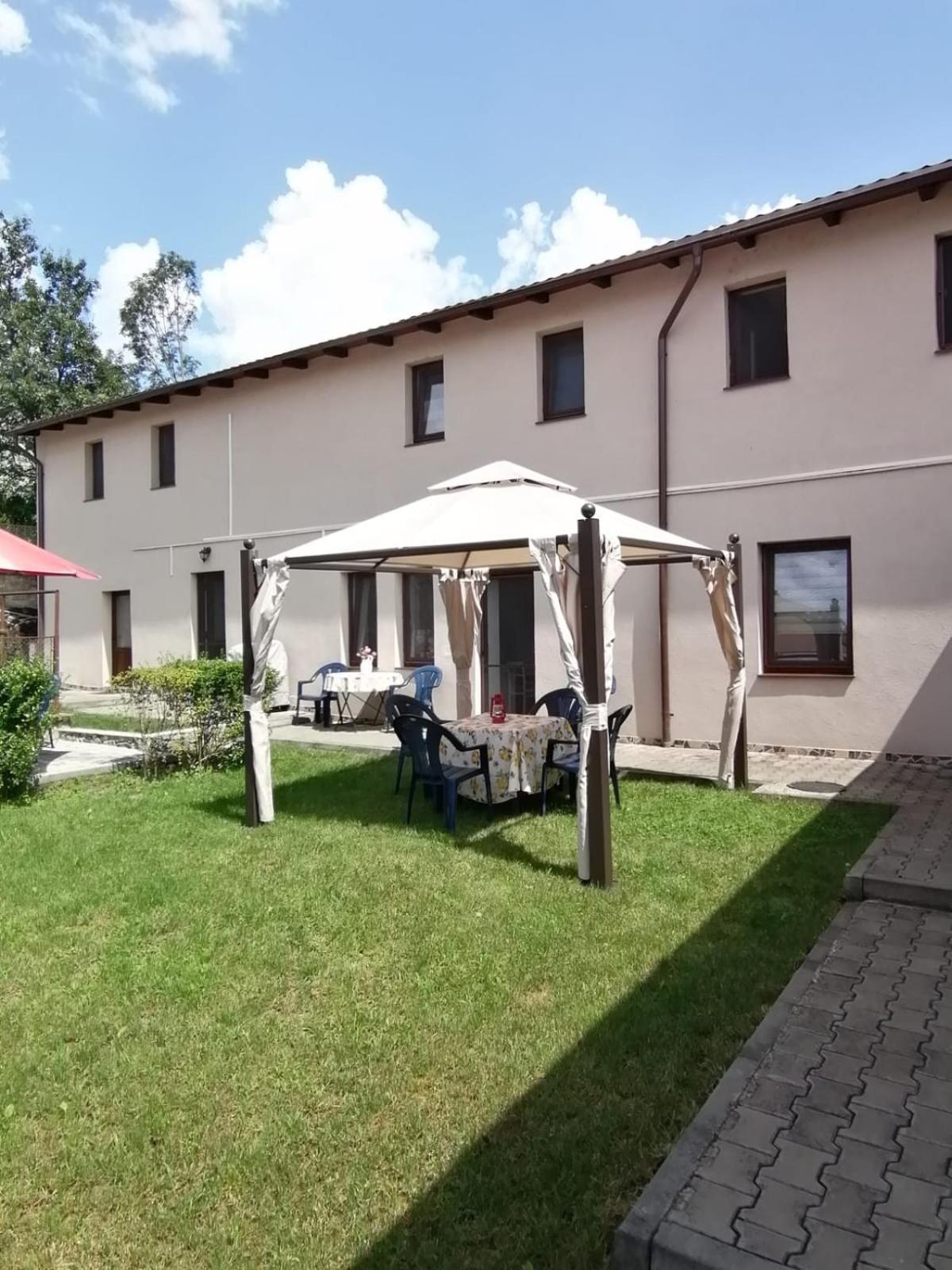 Casa Bunicii 호텔 Sasca Montană 외부 사진